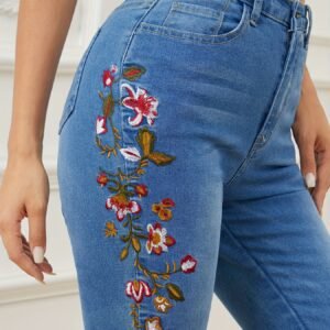 جينز الأناقة العصرية: خصر عالٍ ومرونة لا مثيل لها!