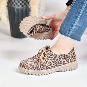 رفاهية كل يوم: حذاء الكاجوال النسائي الأنيق لكل المواسم!