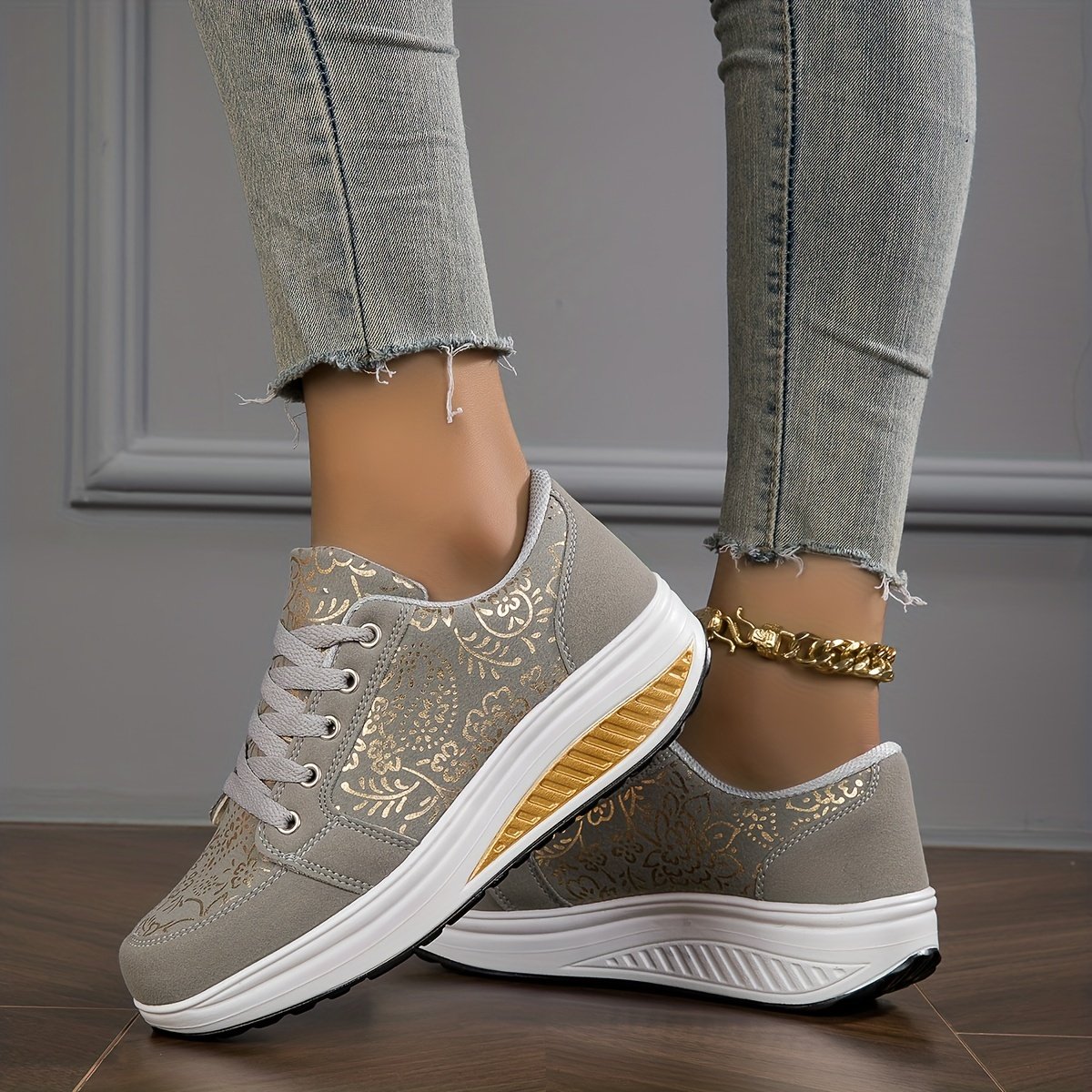 שיק ללא גבולות: סניקרס פלטפורמה שישדרגו את המראה שלך – תמונה 6