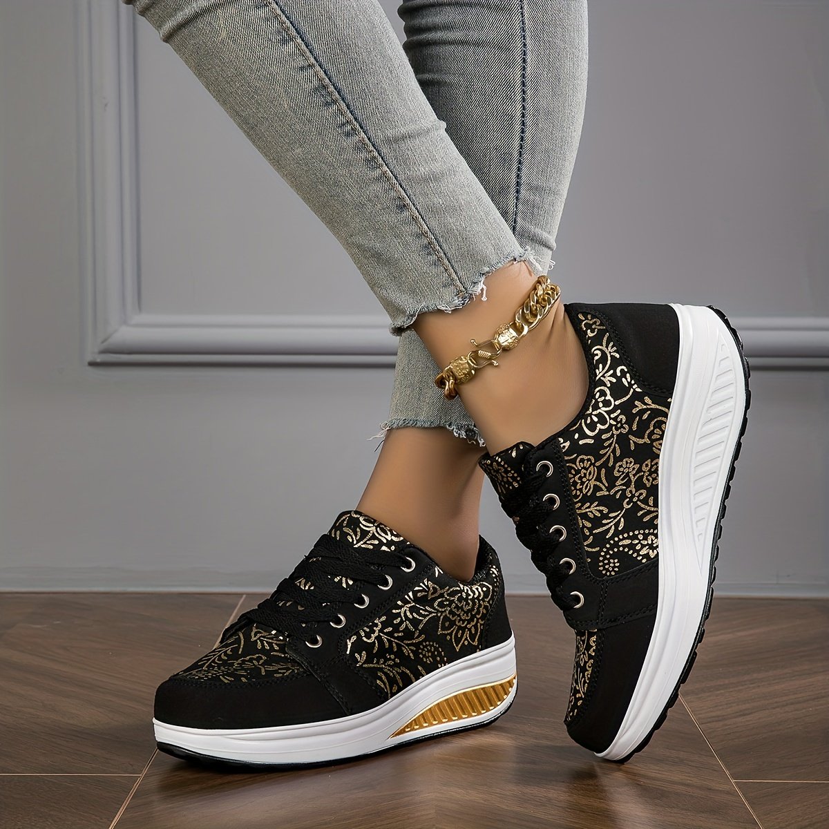 שיק ללא גבולות: סניקרס פלטפורמה שישדרגו את המראה שלך – תמונה 7