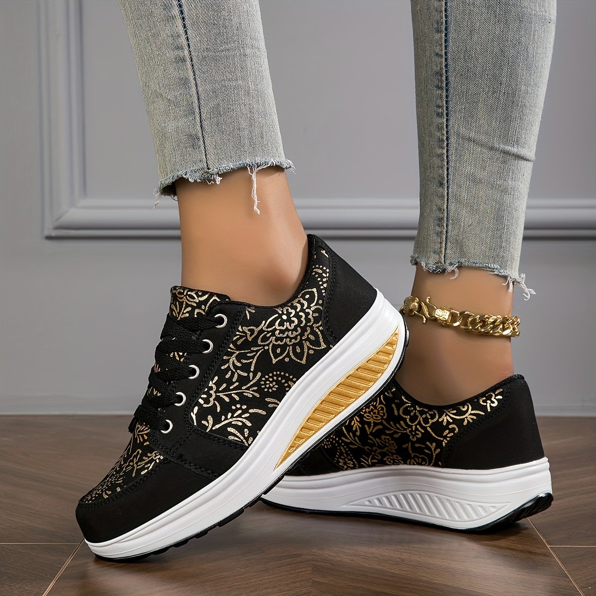 שיק ללא גבולות: סניקרס פלטפורמה שישדרגו את המראה שלך – תמונה 5