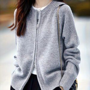 A Touch of Warm Elegance: Stylish Women's Cardigan for All Seasons