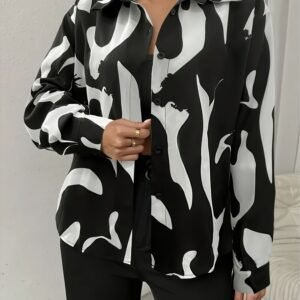 Artistic Elegance Blouse: A Fresh Style for Every Season!