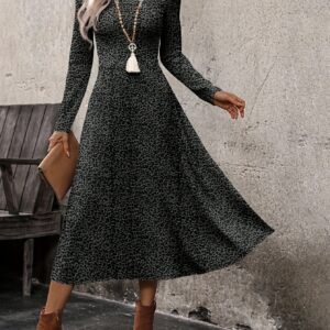 فستان الفهد الأنيق: لمسة جريئة من الرقي