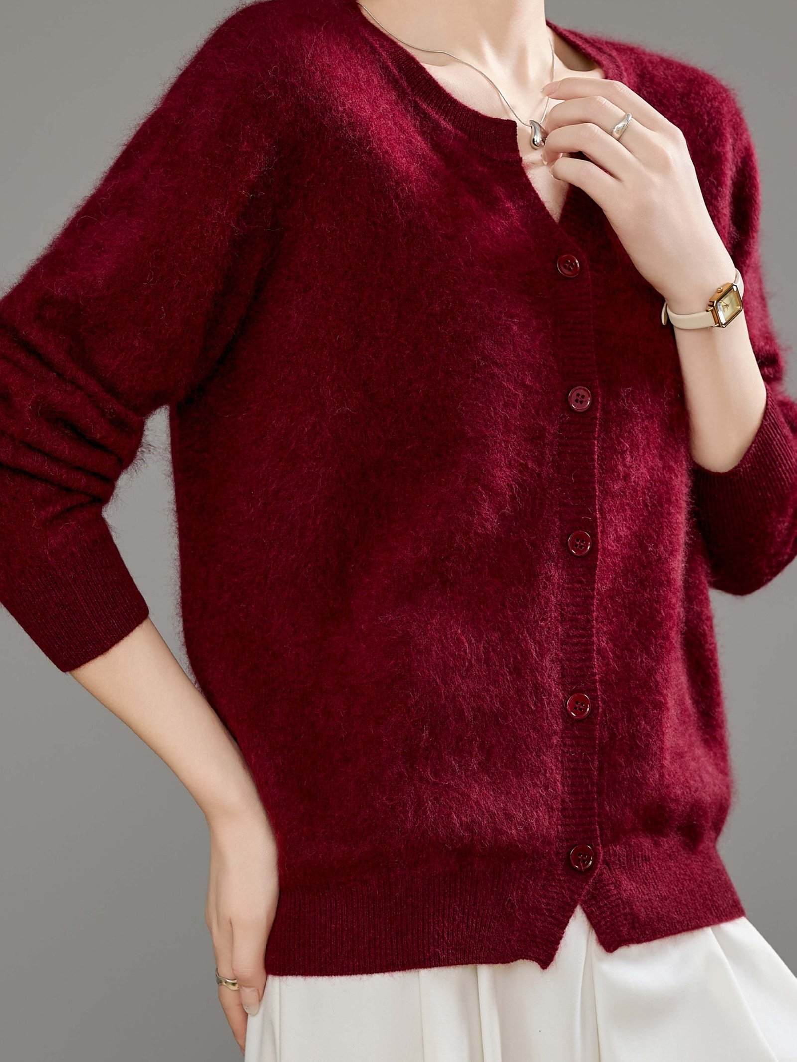 The Warmth of Opulent Elegance: Wool and Cashmere Sweater for Winter 2025