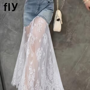 تنورة الدنيم والدانتيل: أناقة صيفية آسرة بكل المقاسات!