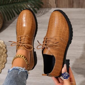 أناقة أوكسفورد: تصميم كلاسيكي وراحة لا تُضاهى