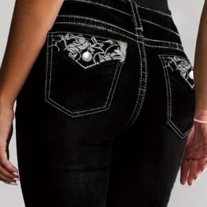 Black Wide-Leg Jeans: Vintage Chic, Flattering Fit, and Unrivaled Comfort!