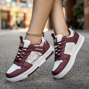 سنيكرز الألوان الجريئة: أناقتكِ العصرية في كل خطوة!