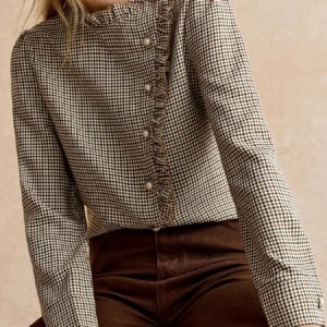 قميص الكاروهات الأنيق: لمسة راقية لكل مناسبة!