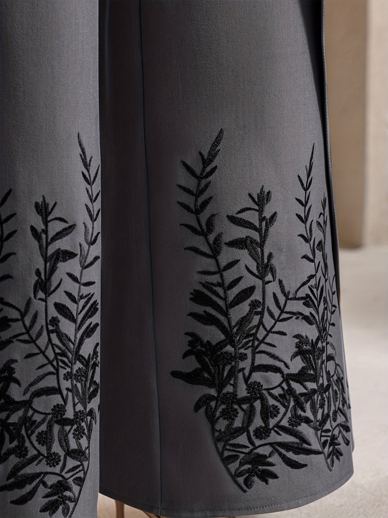 Contemporary Parisian Chic: Wide-Leg Trousers with Luxurious Embroidery and Innovative Cut - Image 10