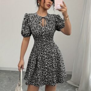 أناقة الصيف المتفتحة: فستانك الزهري الجديد