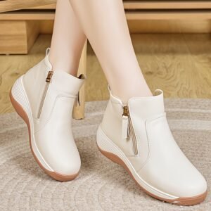 أناقة جريئة وراحة فائقة: بوت الكاحل البلاتفورم لكل مناسبة!