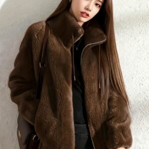 دفء لا يقاوم، أناقة لا تُضاهى: سويتشيرت الخريف والشتاء المثالي!