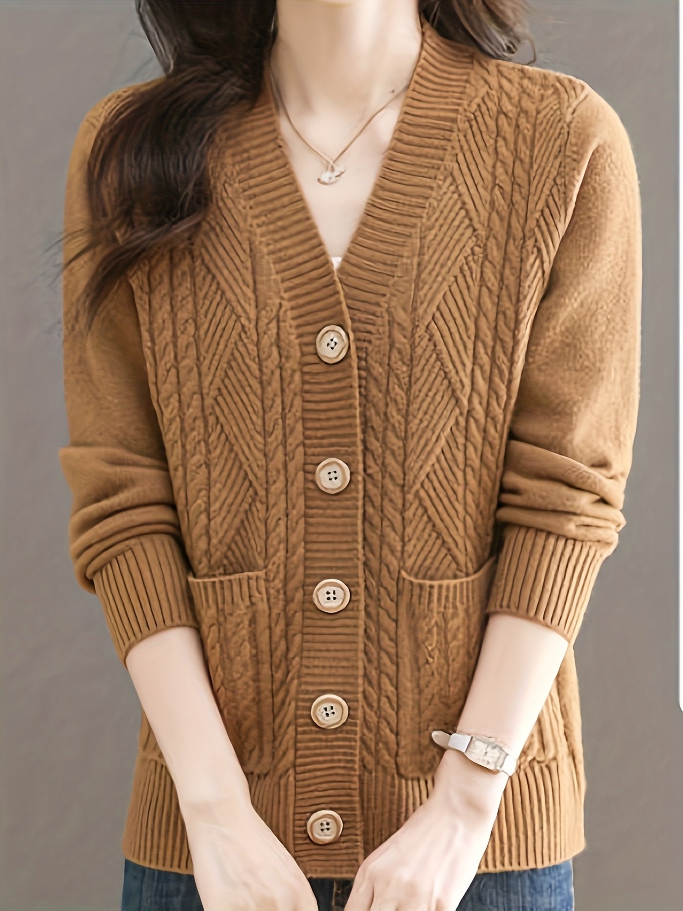 Timeless Elegance Cardigan: Warmth and Luxury for Every Look