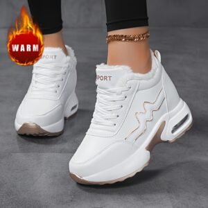 حذاء الأناقة البيضاء: رفيقك المثالي لكل مناسبة من SOSENFER