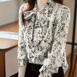 قميص الزهور الأنيق: إشراقة بلا مجهود لموسمك الجديد!