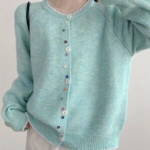 أناقة شتوية لا تُضاهى: كاردجان الموهير بلمسة عصرية