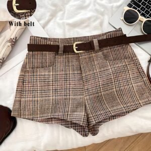 أناقة الترتان الكلاسيكية: شورت بحزام لمظهر لا يُنسى!