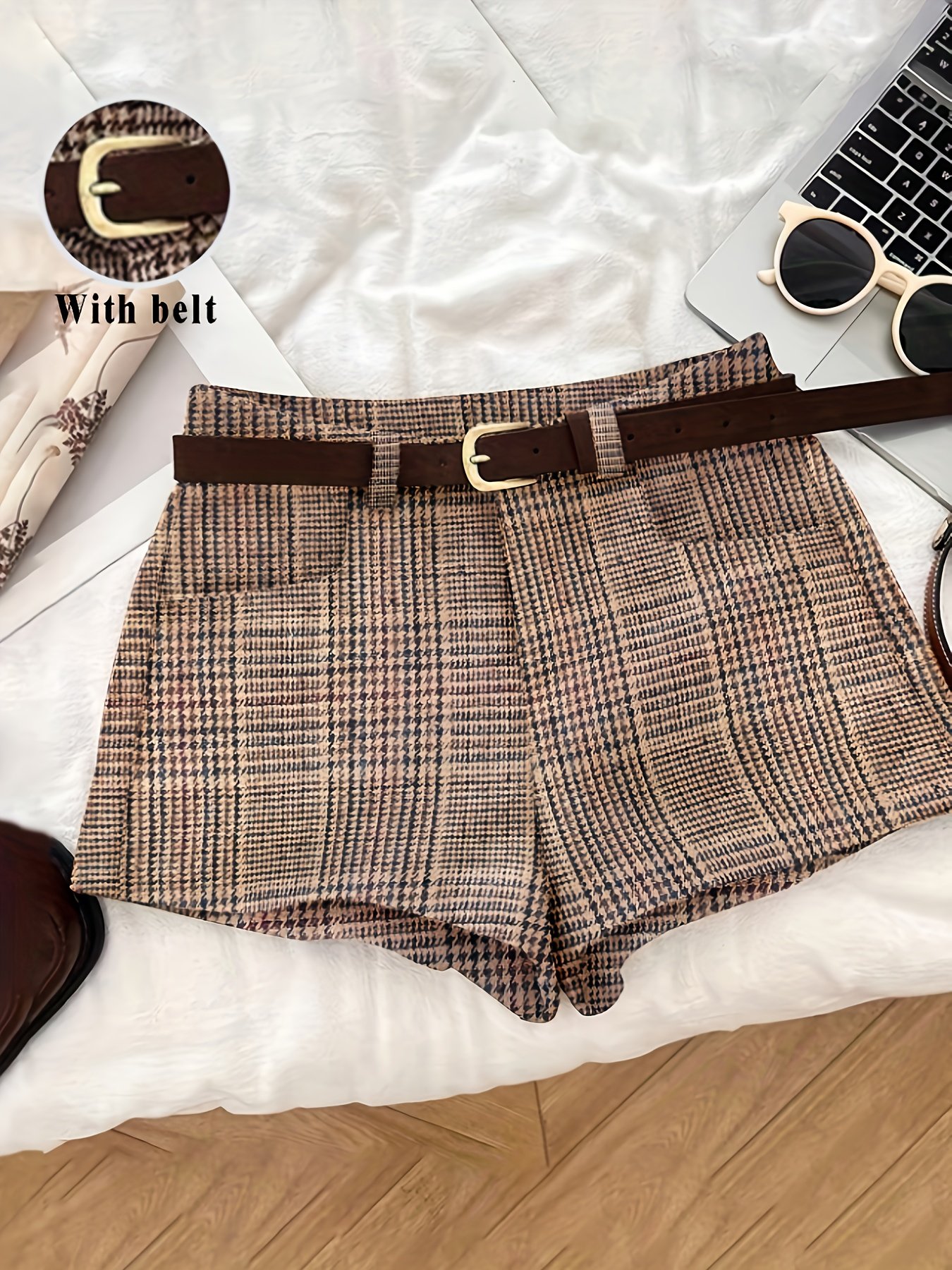 Classic Tartan Elegance: Belted Shorts for an Unforgettable Look!