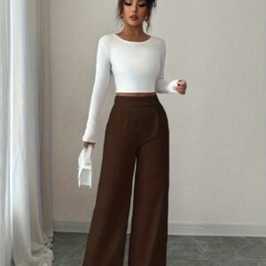 Brown High-Waisted Trousers: Timeless Classic Elegance