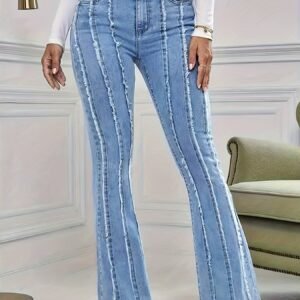 جينز الساق المستقيمة: أناقة لا تعرف الزمن