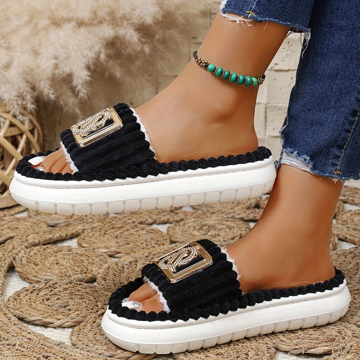 Dream Slippers: 'Honey Girl' Style and Unparalleled Comfort! - Image 3