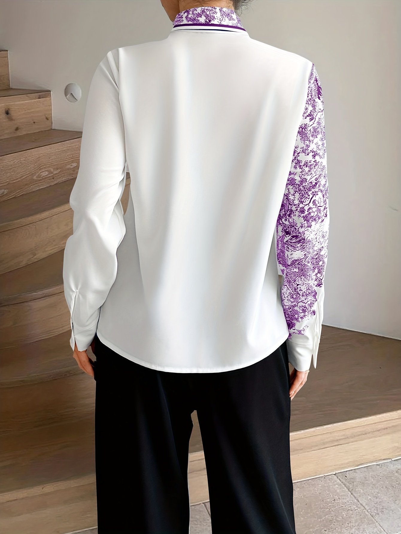 חולצת אלגנטיות קיצית: גזרה אופנתית עם נגיעה אמנותית – תמונה 8