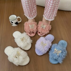 شبشب الشتاء الفاخر: دفء، أناقة، وراحة لا تُضاهى!