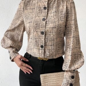 تألقي بقميص الأناقة العصرية: إطلالة بلا مجهود!