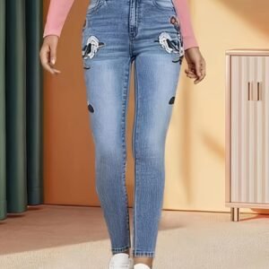 أناقة عصرية بلمسة طبيعية: جينز سكيني مطرز لا مثيل له!