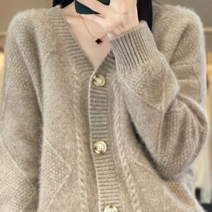 كارديجان الأناقة المريحة: دفء الشتاء بلمسة عصرية وشبابية