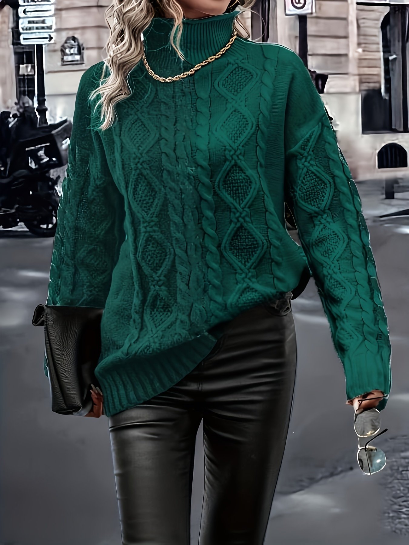 الدفء الفاخر والأناقة المطلقة: سويتر الرقبة العالية - الصورة 3