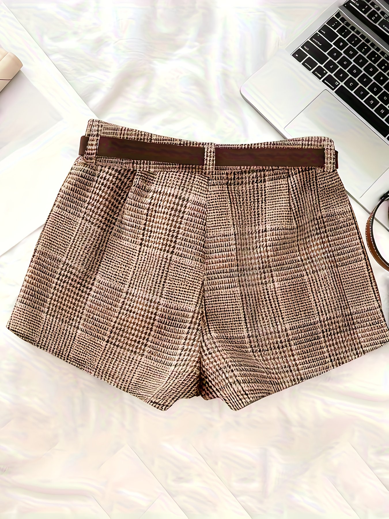 Classic Tartan Elegance: Belted Shorts for an Unforgettable Look! - Image 4