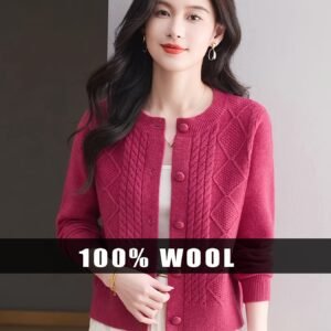 أناقة الشتاء الدافئة: كارديجان الصوف الفاخر بنقشة ماسية