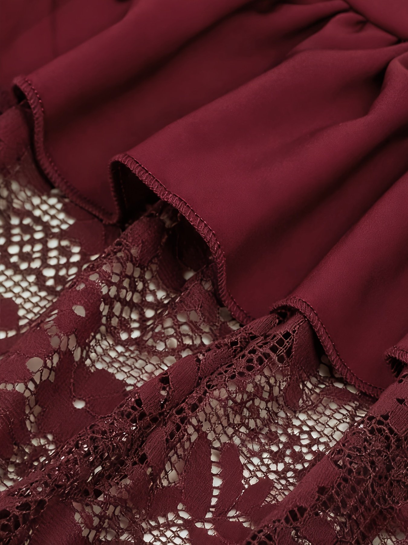 חצאית הפיראטית הוינטג': קסם התחרה והקפלים המרהיבים! – תמונה 3