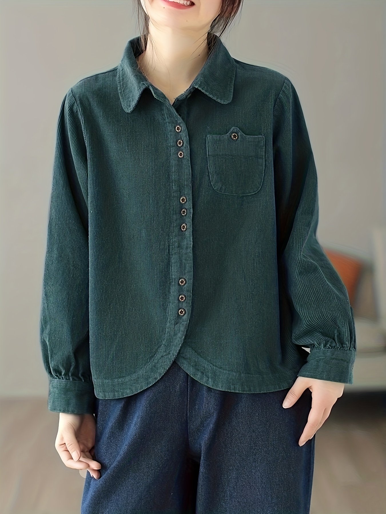 אלגנטיות סתווית חמה: חולצת קורדרוי אמנותית בעיצוב ייחודי! – תמונה 6