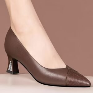 تألقي بثقة: حذاء ماري جين الأنيق بكعب ستيليتو المدبب