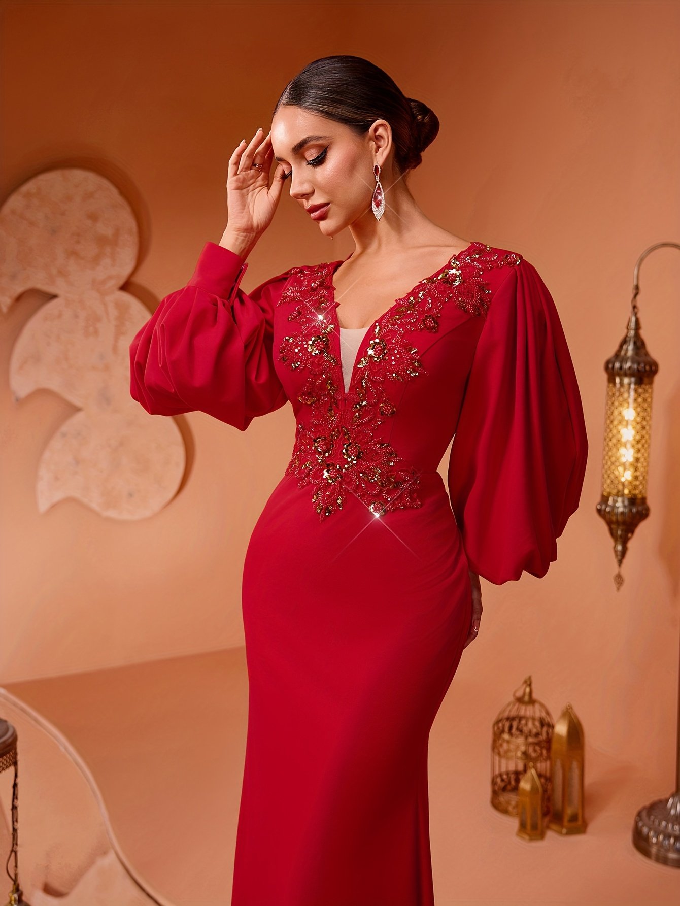 זוהר זהוב: שמלת בת הים היוקרתית לאישה יוצאת דופן – תמונה 3