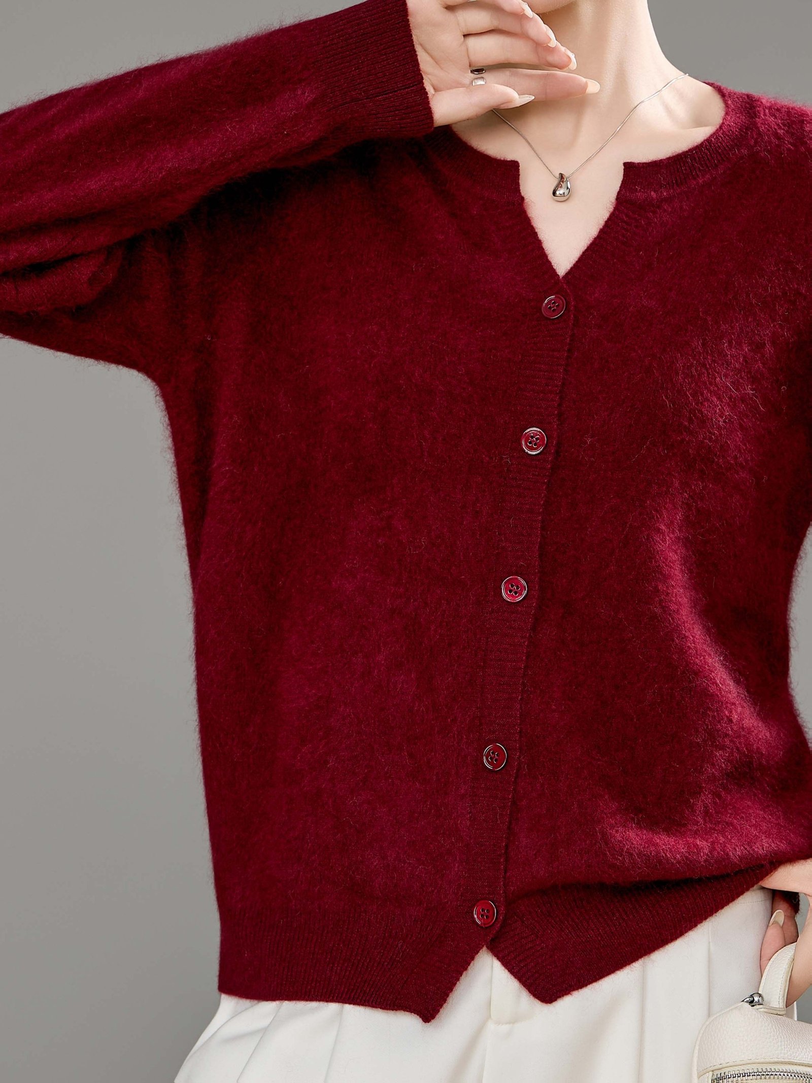 The Warmth of Opulent Elegance: Wool and Cashmere Sweater for Winter 2025 - Image 3