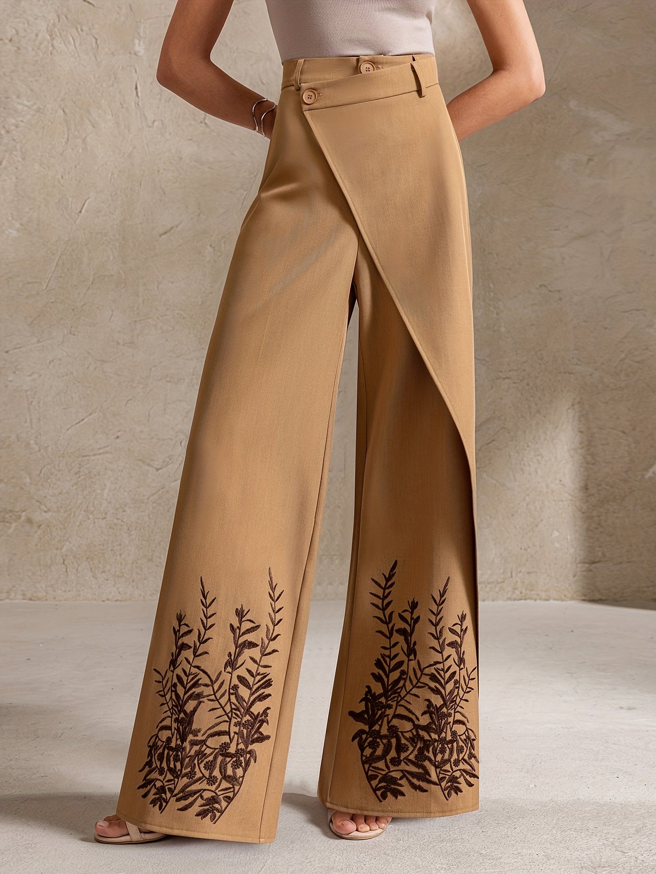 Contemporary Parisian Chic: Wide-Leg Trousers with Luxurious Embroidery and Innovative Cut - Image 2