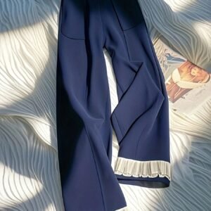 أناقة 2025 الراقية: بنطال دانتيل واسع الساق يأسرك بجماله!