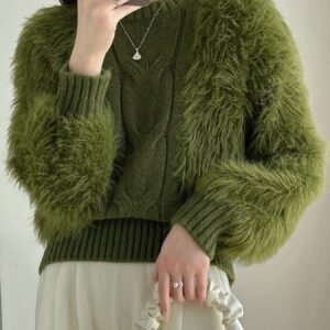 دفء وأناقة لا تُضاهى: سترتكِ الفاخرة لكل شتاء