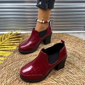 אלגנטיות ללא מאמץ ונוחות מתמשכת: נעל האוקספורד הנשית המושלמת