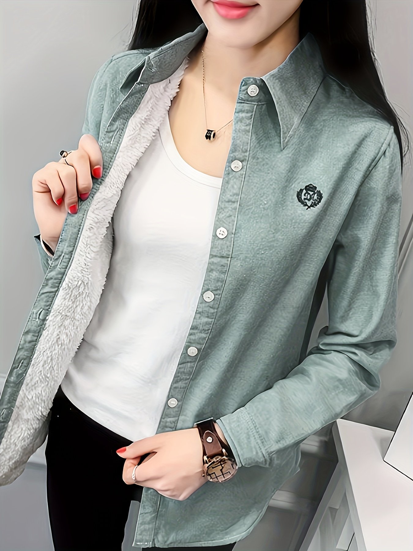 بلوزة الزهور الدافئة: أناقة لا تقاوم لربيع وخريفك! - الصورة 2