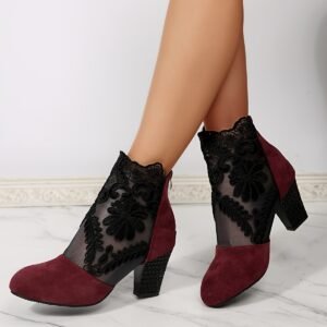Charming Ankle Boot: Seasonless Style!