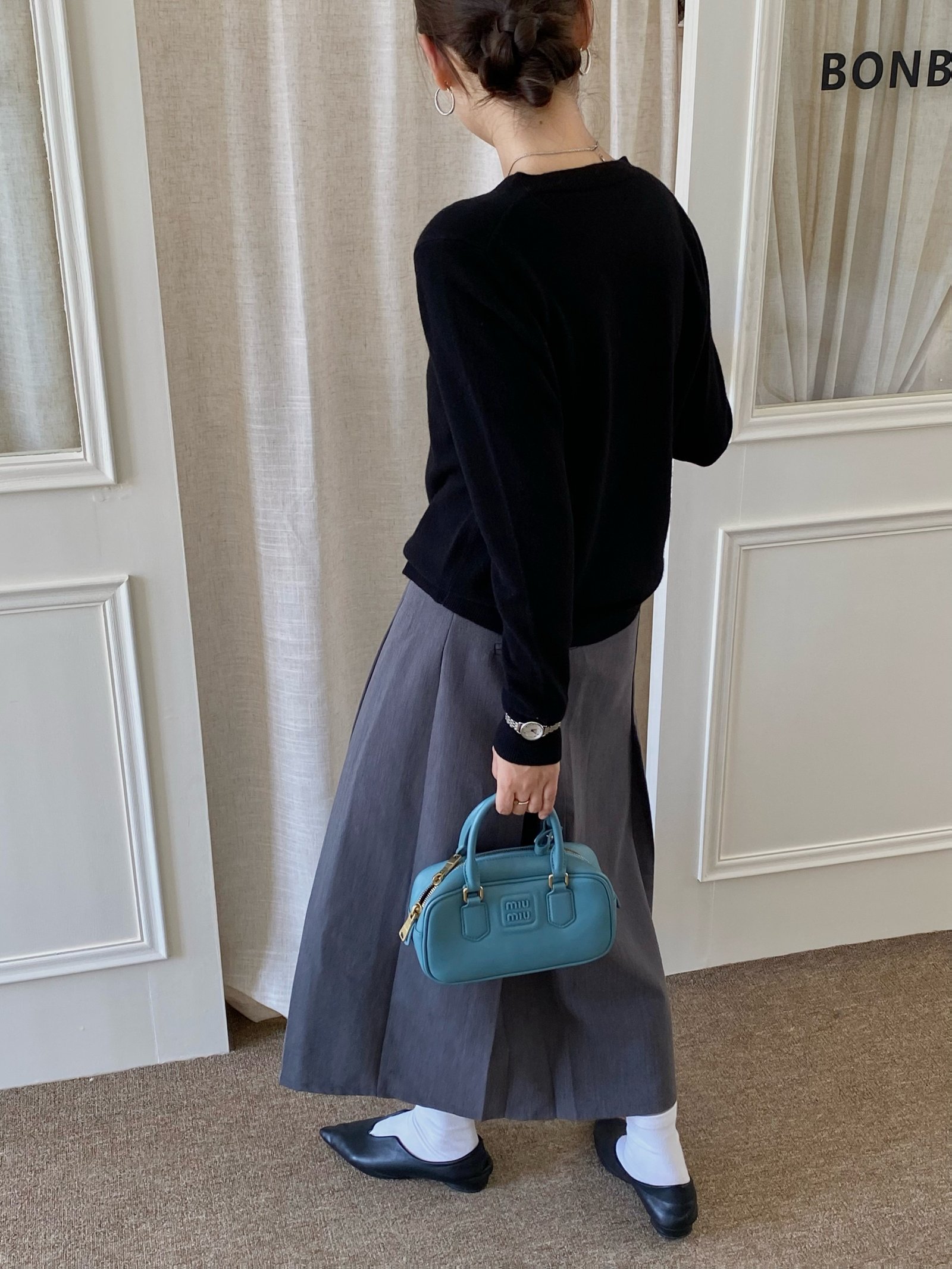 Elegant Warmth and Luxury: Premium Wool Cardigan for All Seasons - Image 3