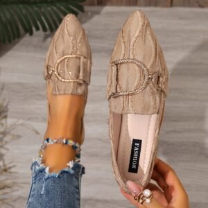 تألقي بكل خطوة: الحذاء المسطح الذهبي الأنيق والمريح