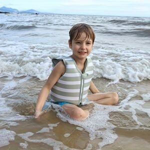 אפוד שחייה לילדים: בטיחות ללא תחרות וכיף אינסופי!