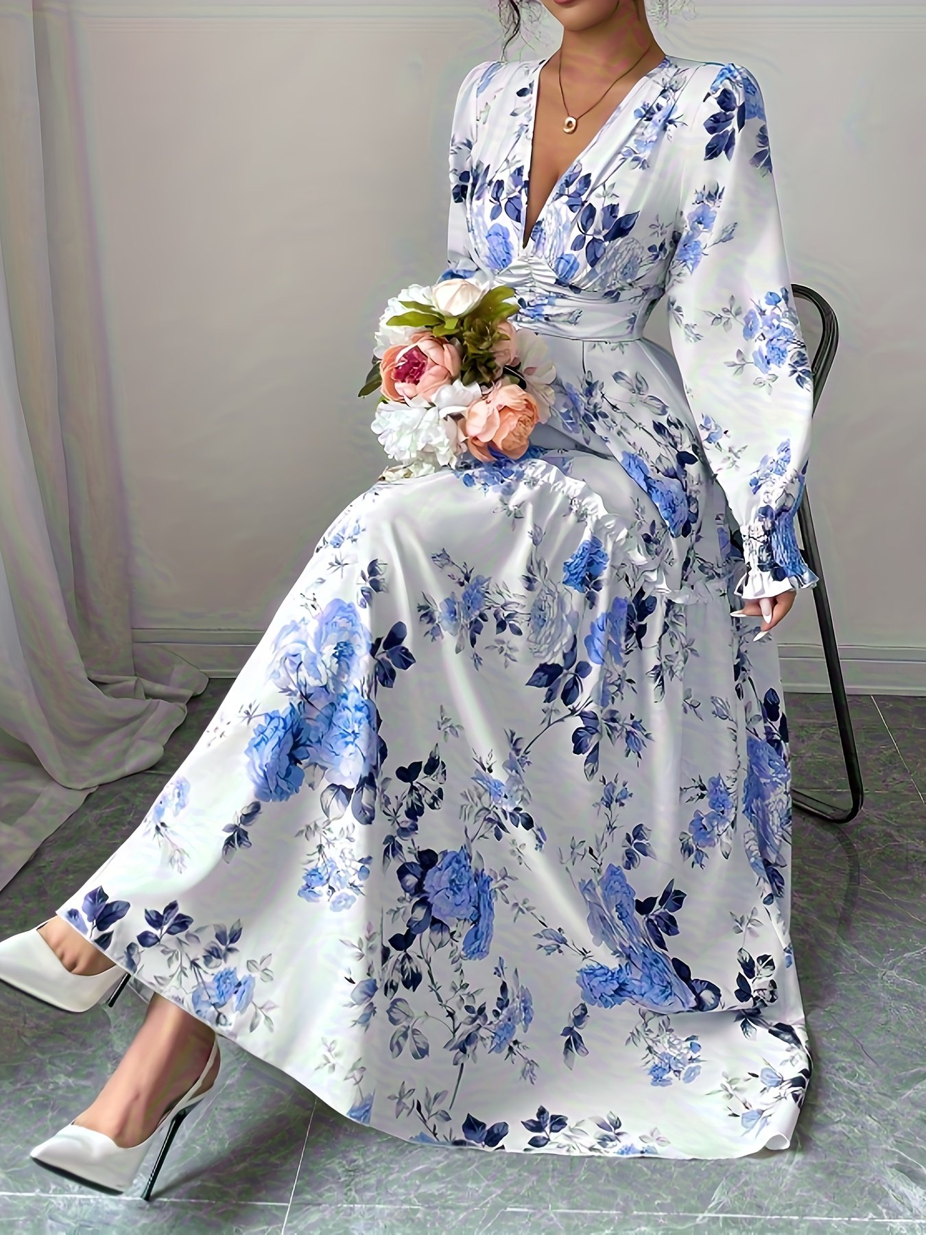 فستان الأنوثة الطاغية بكم الفانوس وقصة الـV - الصورة 3